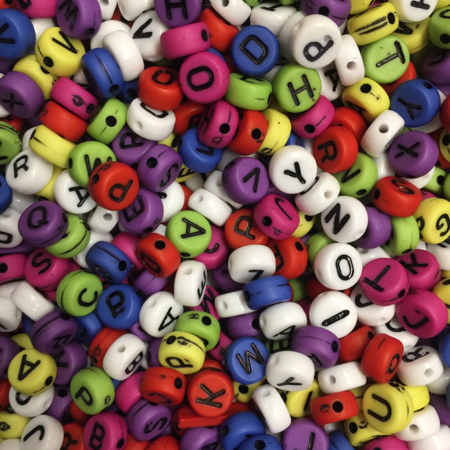 200x English Letter 6mm-7mm Flat Round Beads for Jewellery Making