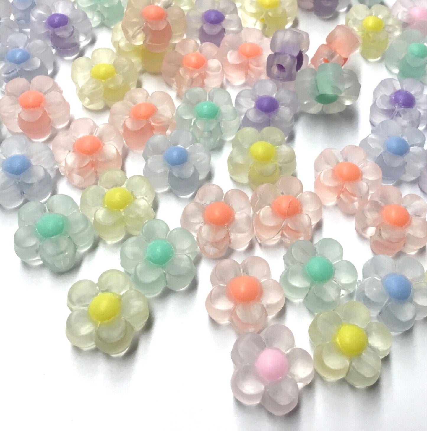 50x Frosted White Flower w/ Multicolour Core Bead in Bead 12mm Acrylic Beads