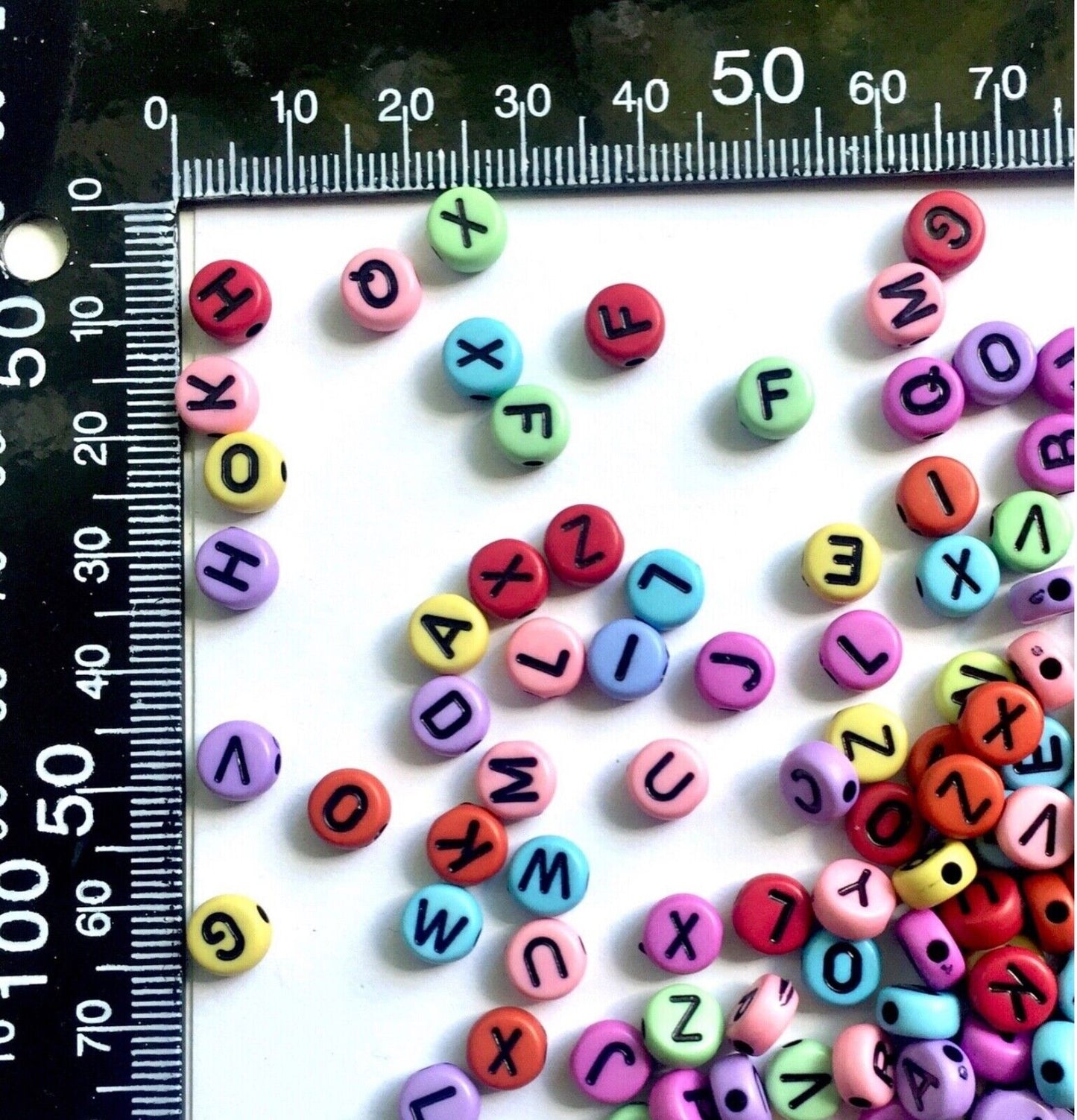 200x Bright Colour English Alphabet Black Letter 7mm Flat Round Beads