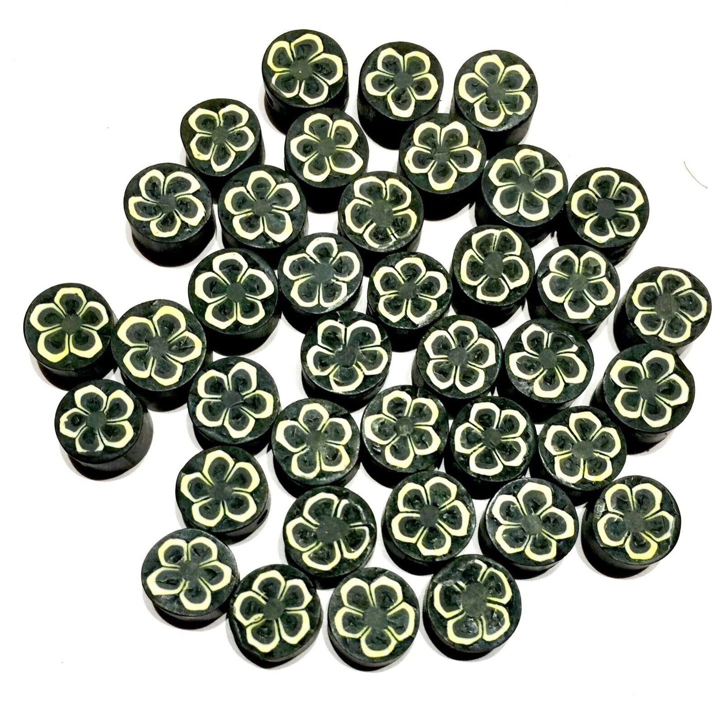 20x Flat Round 10mm Black Polymer Beads