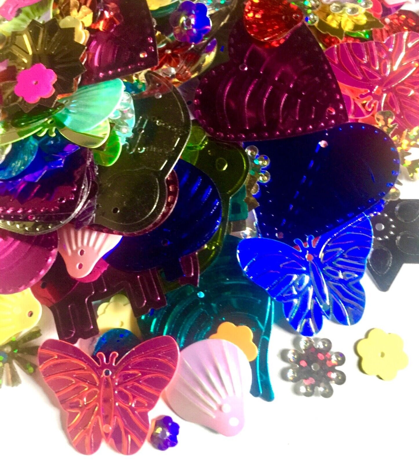 40 grams Loads of Mix Sizes Mix Shapes Colourful Sequin for Crafting