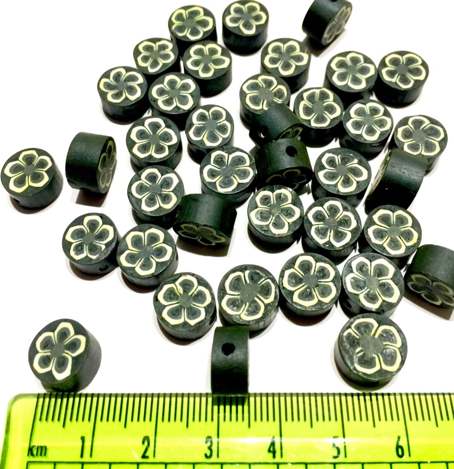 20x Flat Round 10mm Black Polymer Beads