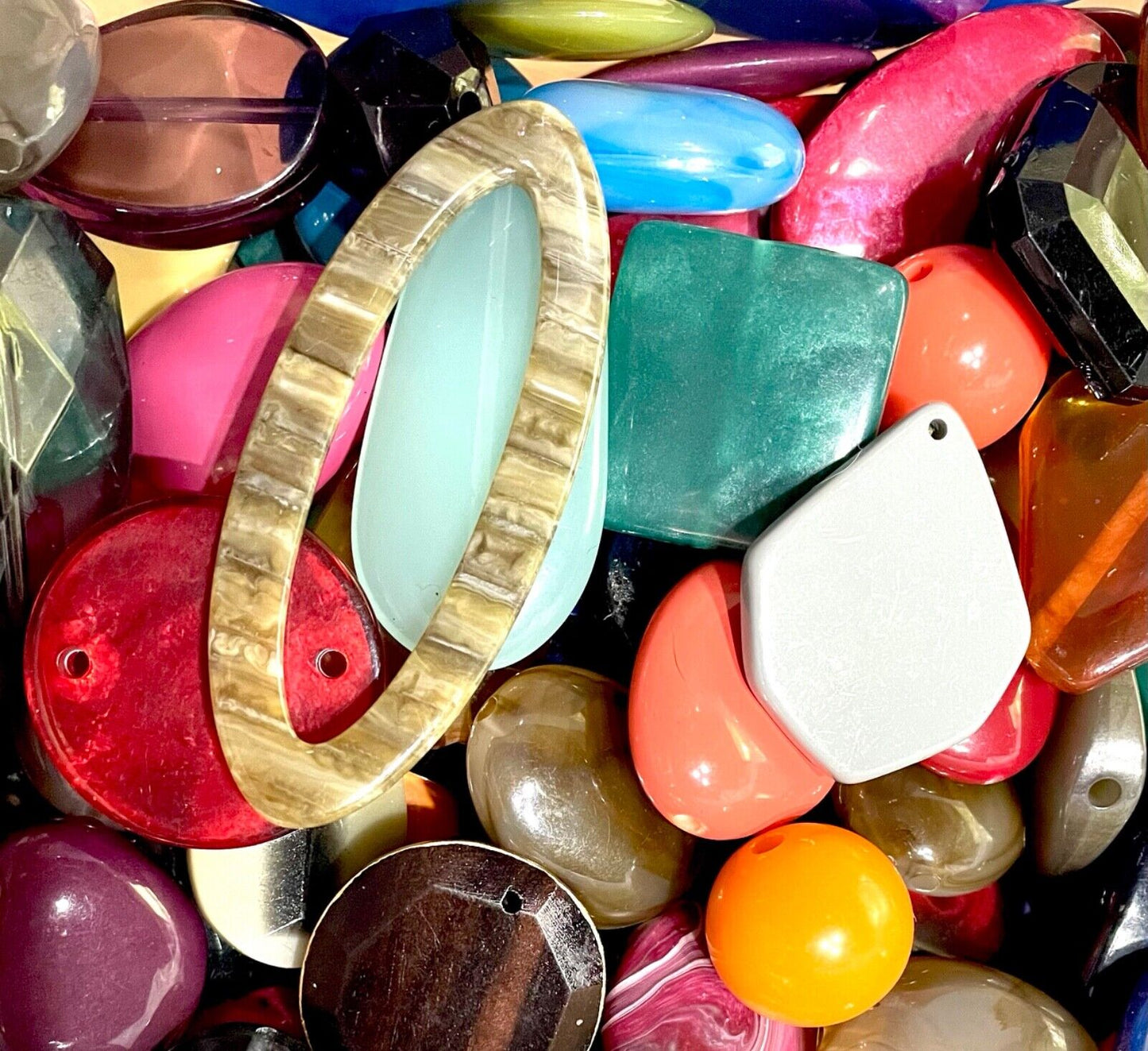 200 grams of Mix Design 14mm to 50mm Large Chunky Acrylic Beads and Charms