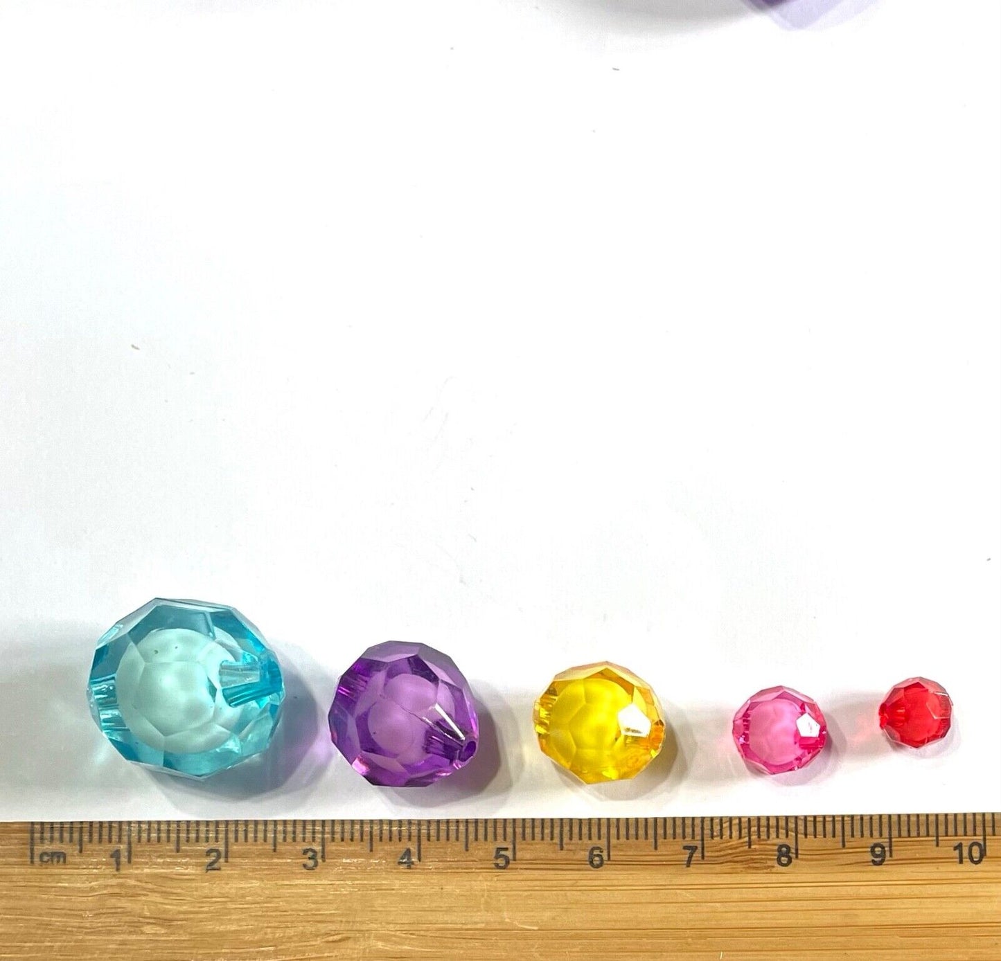 100x Faceted 7mm to 20mm Round Multicolour with White Core Acrylic Beads