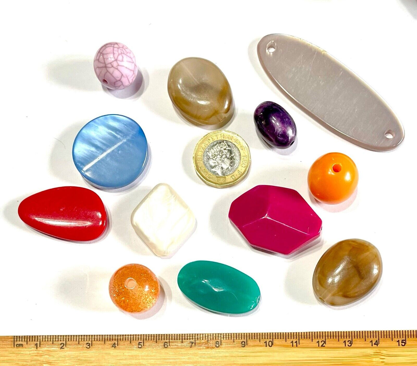 200 grams of Mix Design 14mm to 50mm Large Chunky Acrylic Beads and Charms
