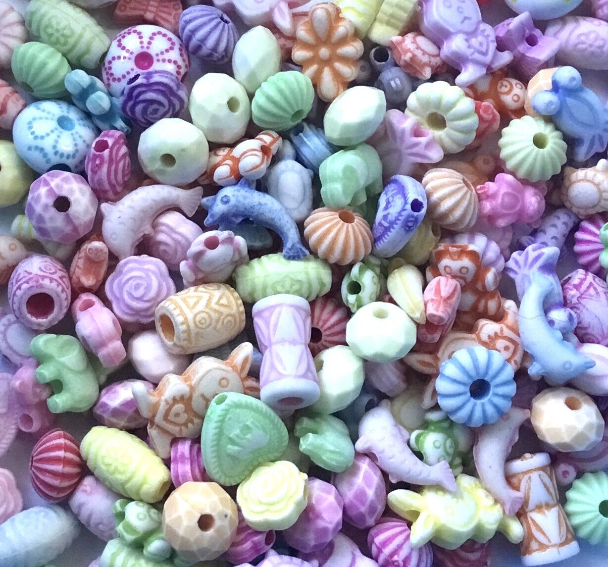 200+ pcs Cute Mix Design Mix Sizes Craft Type Acrylic Beads