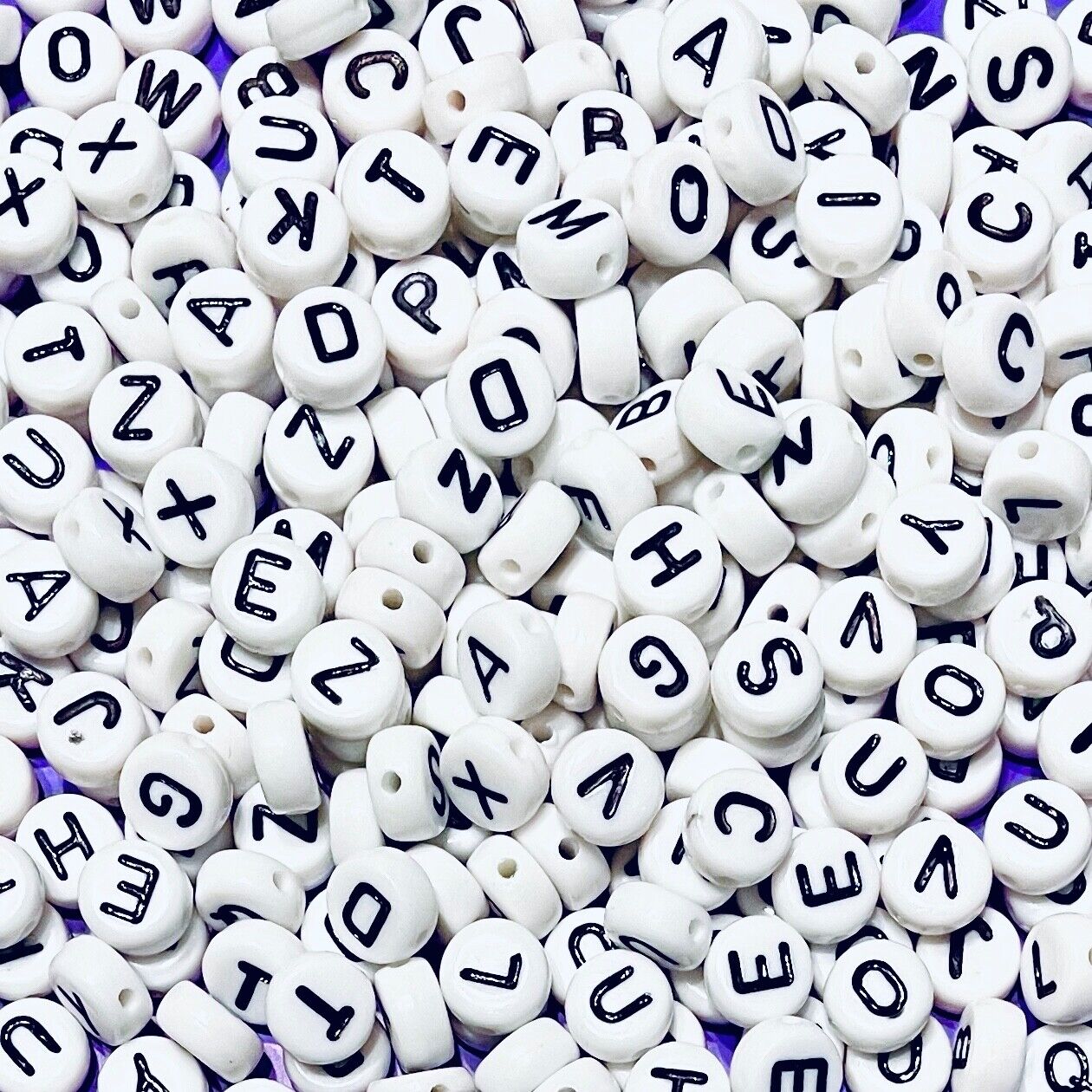 200x White Colour English Alphabet Black Letter 7mm Flat Round Beads