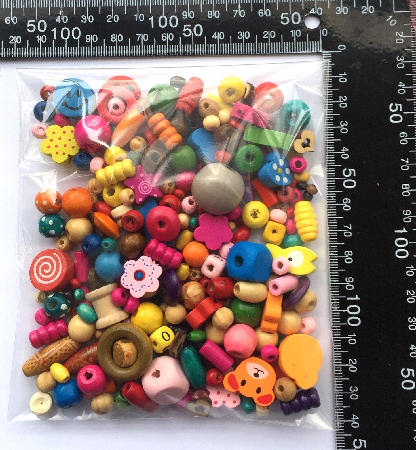 1 Pack of Over 500 pcs Multi Colour Mix Sizes 4mm to 20mm Wood Beads and Charms