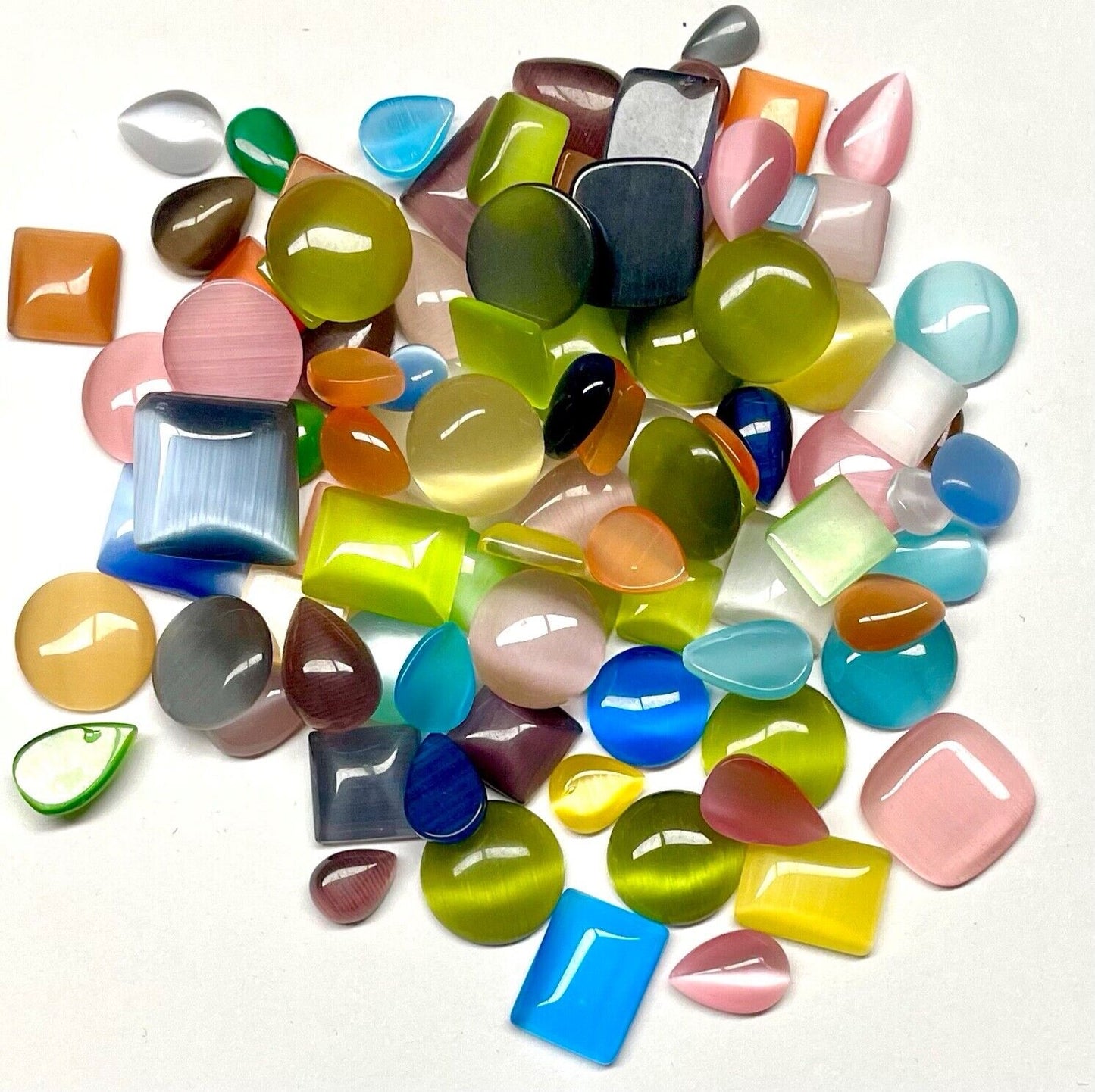 40g Mix Colours Mix Sizes Cats Eye Cabochons for Crafting