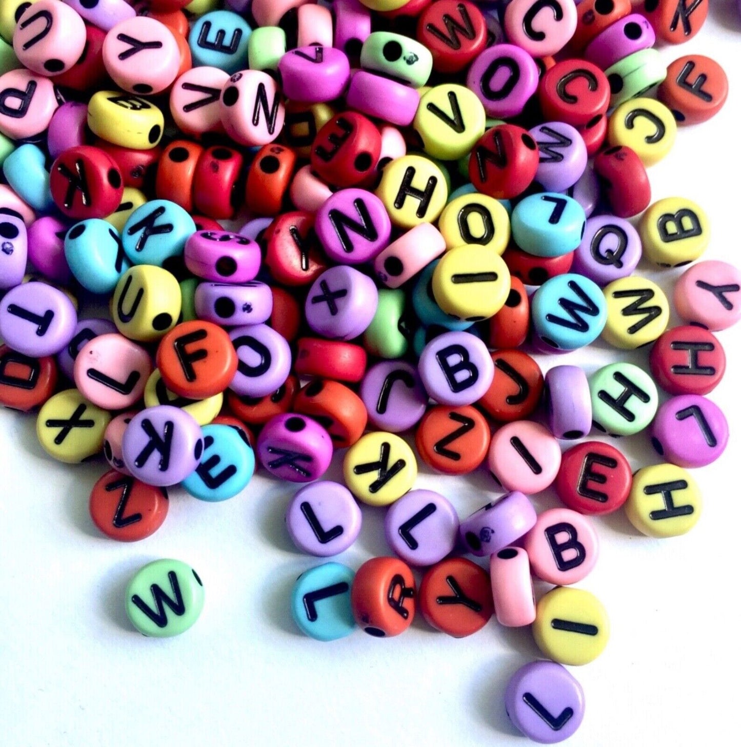 200x Bright Colour English Alphabet Black Letter 7mm Flat Round Beads