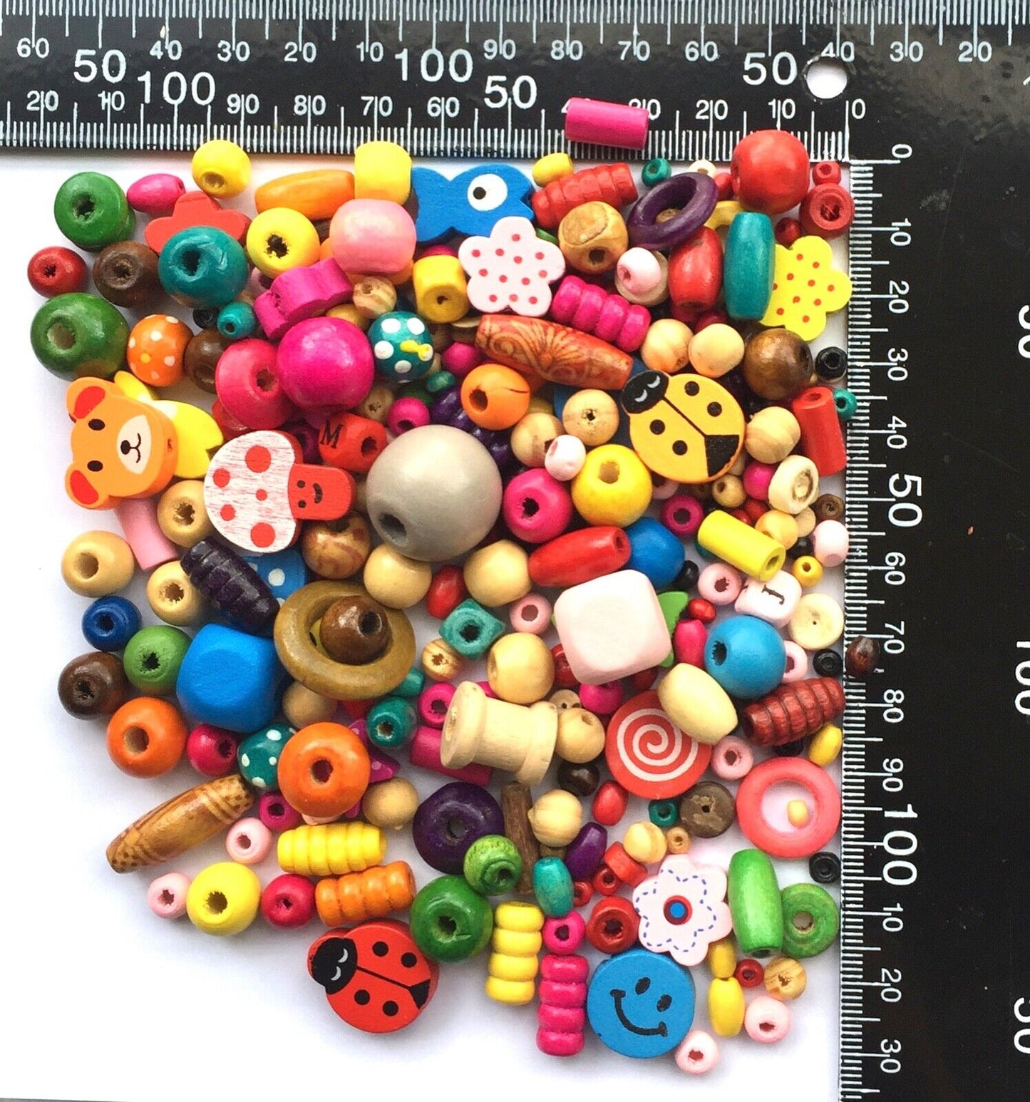 1 Pack of Over 500 pcs Multi Colour Mix Sizes 4mm to 20mm Wood Beads and Charms